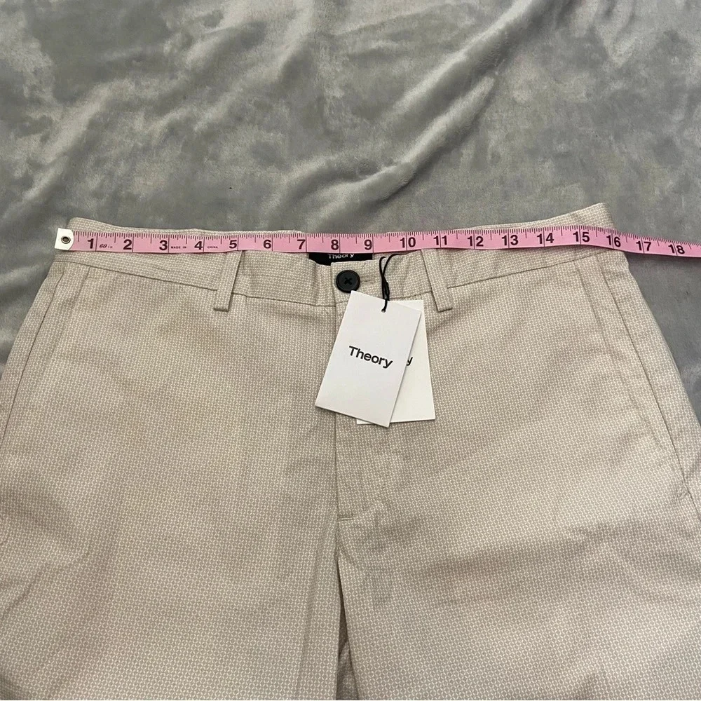 New! Theory Zaine Slim Sillar Print Shorts moon white 28877